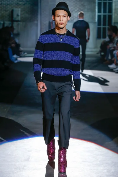 Look 5